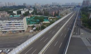 18点30分外地车牌在天津市可过红绿灯吗 天津交通广播红绿灯